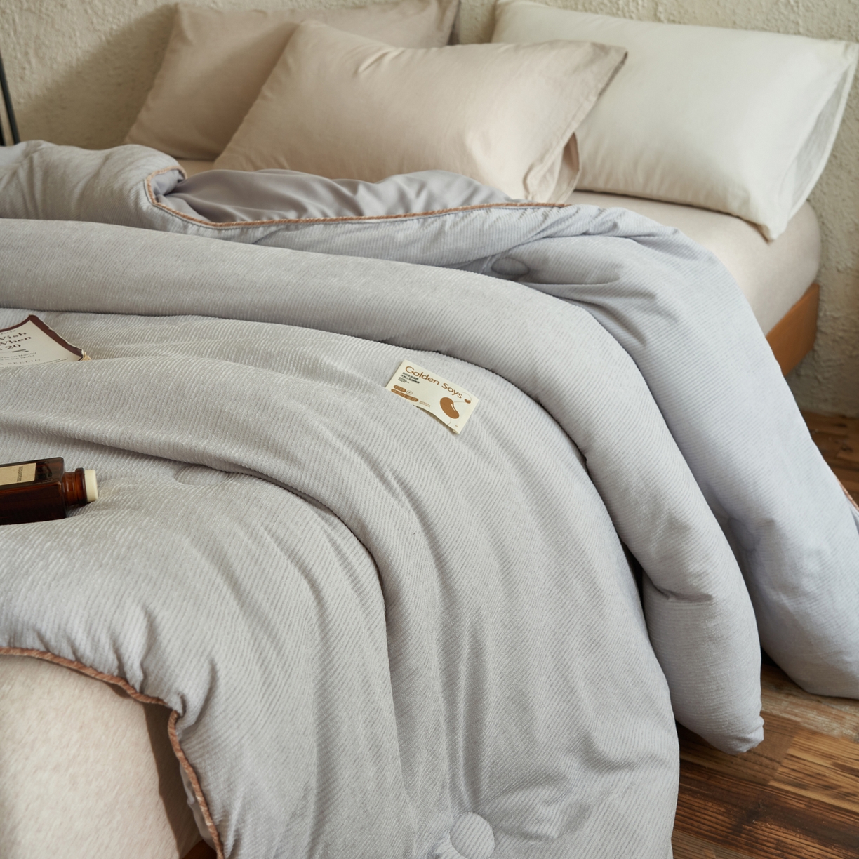 91家纺网 家纺一手货源 找家纺 子由家居 2025新款家居雪尼尔植绒大豆被 雪尼尔-浅灰