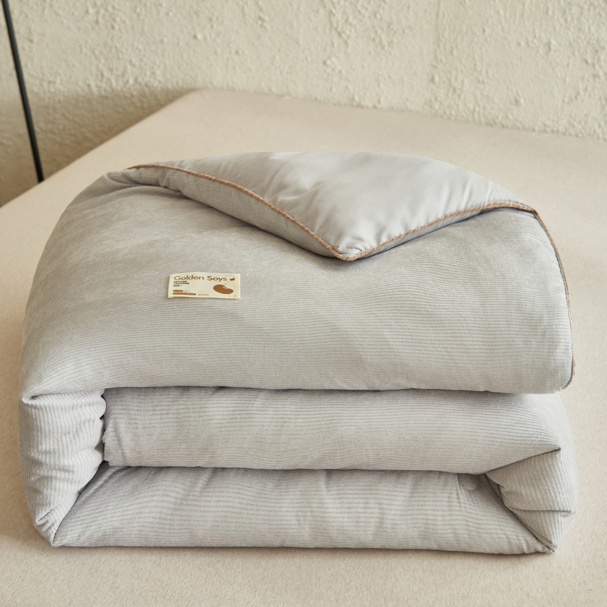 91家纺网 家纺一手货源 找家纺 子由家居 2025新款家居雪尼尔植绒大豆被 雪尼尔-浅灰