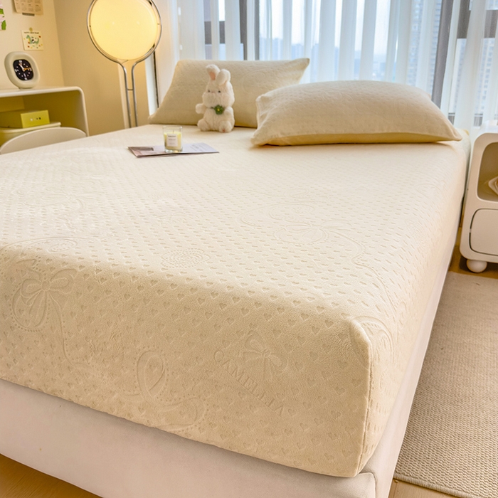 91家纺网 家纺一手货源 找家纺 摩妮卡 2025新款小清新雕花牛奶绒床笠单床笠床笠三件套 叶语白