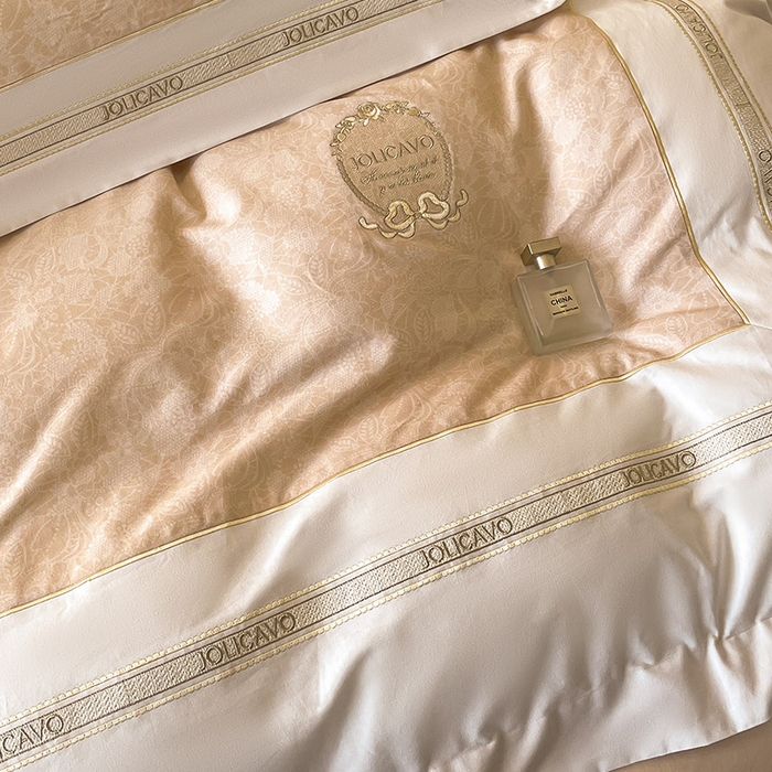 91家纺网 家纺一手货源 找家纺 2025年新款秋冬加厚A类全棉磨毛双面保暖四件套纯棉数码印花全工艺刺绣轻奢风床上用品 香颂黄