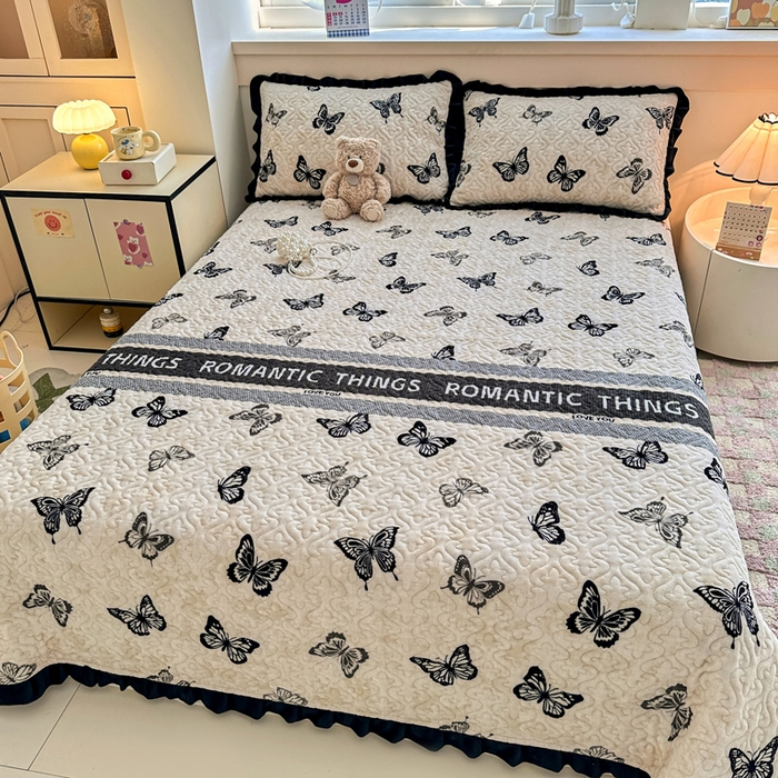 91家纺网 家纺一手货源 找家纺 （总）岚吉家纺 2025新款牛奶绒小花边床盖三件套