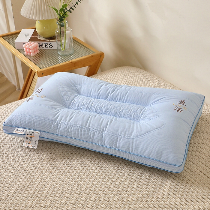 91家纺网 家纺一手货源 找家纺 云熙枕业 2025新款简单生活护颈枕  枕头枕芯 蓝色高枕/只