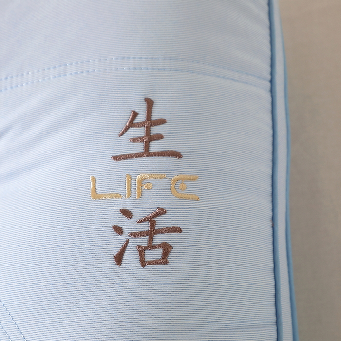 91家纺网 家纺一手货源 找家纺 云熙枕业 2025新款简单生活护颈枕  枕头枕芯 灰色中枕/只