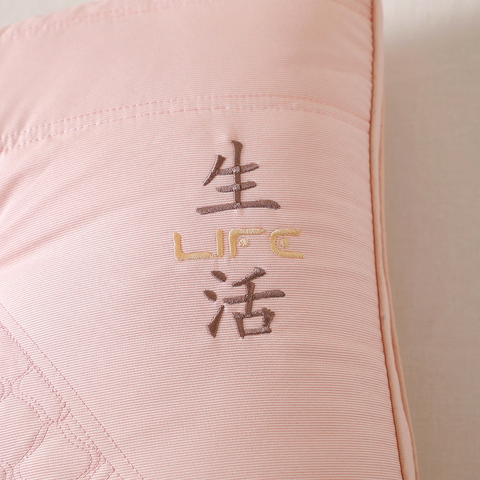 91家纺网 家纺一手货源 找家纺 云熙枕业 2025新款简单生活护颈枕  枕头枕芯 粉色低枕/只