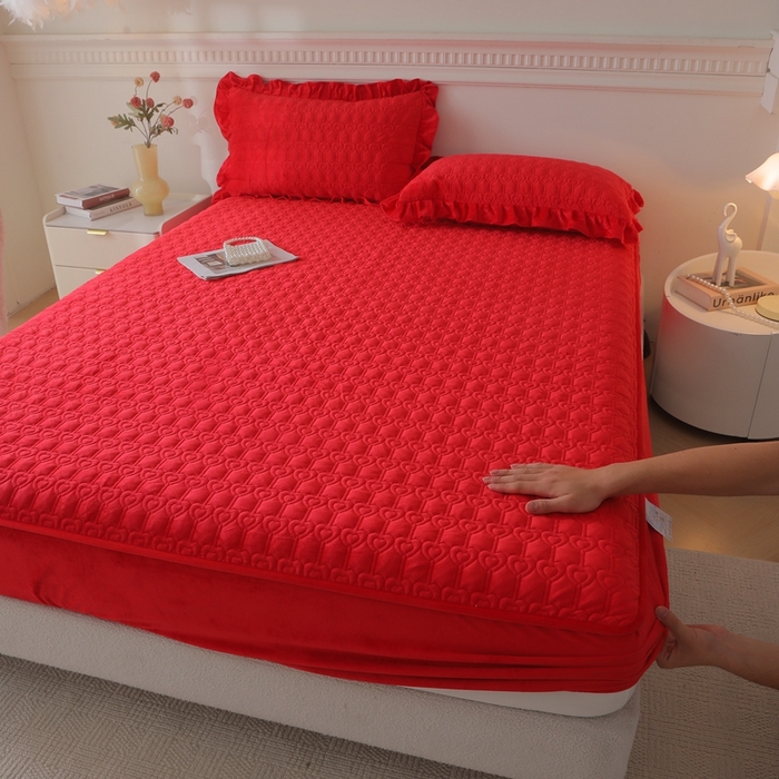 91家纺网 家纺一手货源 找家纺 怡源梦  2025新款夹棉床笠-甜心公主系列 大红色