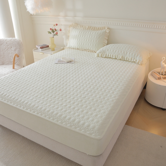 91家纺网 家纺一手货源 找家纺 怡源梦  2025新款夹棉床笠-甜心公主系列 米白色