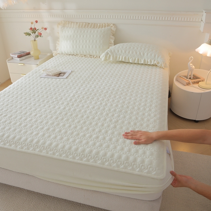 91家纺网 家纺一手货源 找家纺 怡源梦  2025新款夹棉床笠-甜心公主系列 米白色