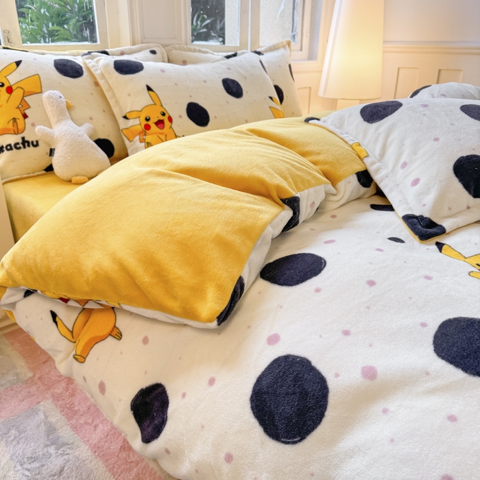 91家纺网 家纺一手货源 找家纺 徕米家居 2025新款双面牛奶绒卡通印花四件套 波点皮卡丘