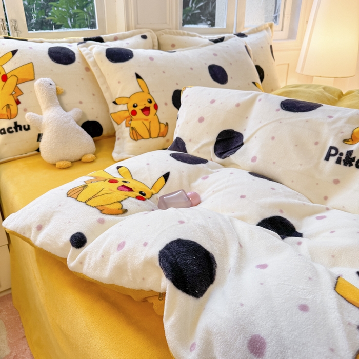 91家纺网 家纺一手货源 找家纺 徕米家居 2025新款双面牛奶绒卡通印花四件套 波点皮卡丘