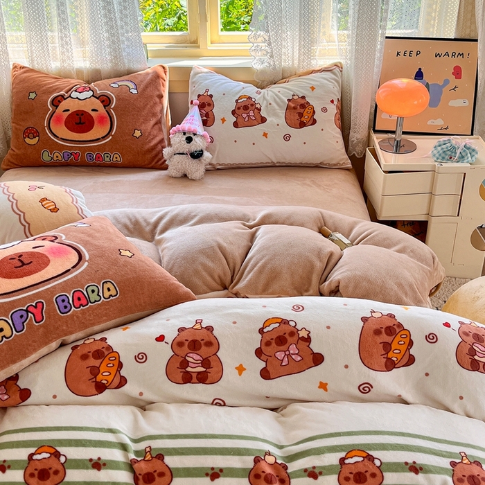 91家纺网 家纺一手货源 找家纺 徕米家居 2025新款双面牛奶绒卡通印花四件套 条纹卡皮吧啦