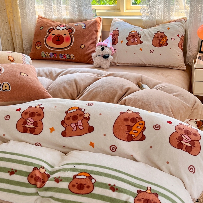 91家纺网 家纺一手货源 找家纺 徕米家居 2025新款双面牛奶绒卡通印花四件套 条纹卡皮吧啦