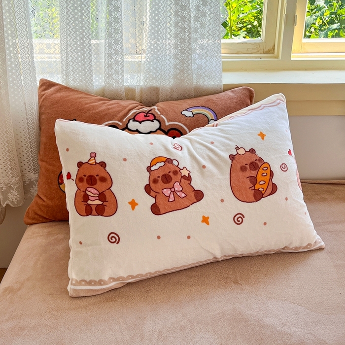 91家纺网 家纺一手货源 找家纺 徕米家居 2025新款双面牛奶绒卡通印花四件套 条纹卡皮吧啦