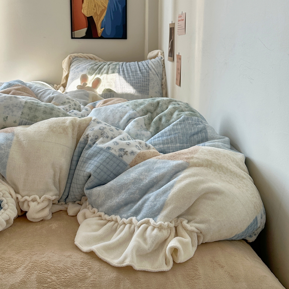 91家纺网 家纺一手货源 找家纺 艾咪-Amy ntmy 2025新款博主风花边款牛奶绒四件套-花栖礼 花栖礼-蓝