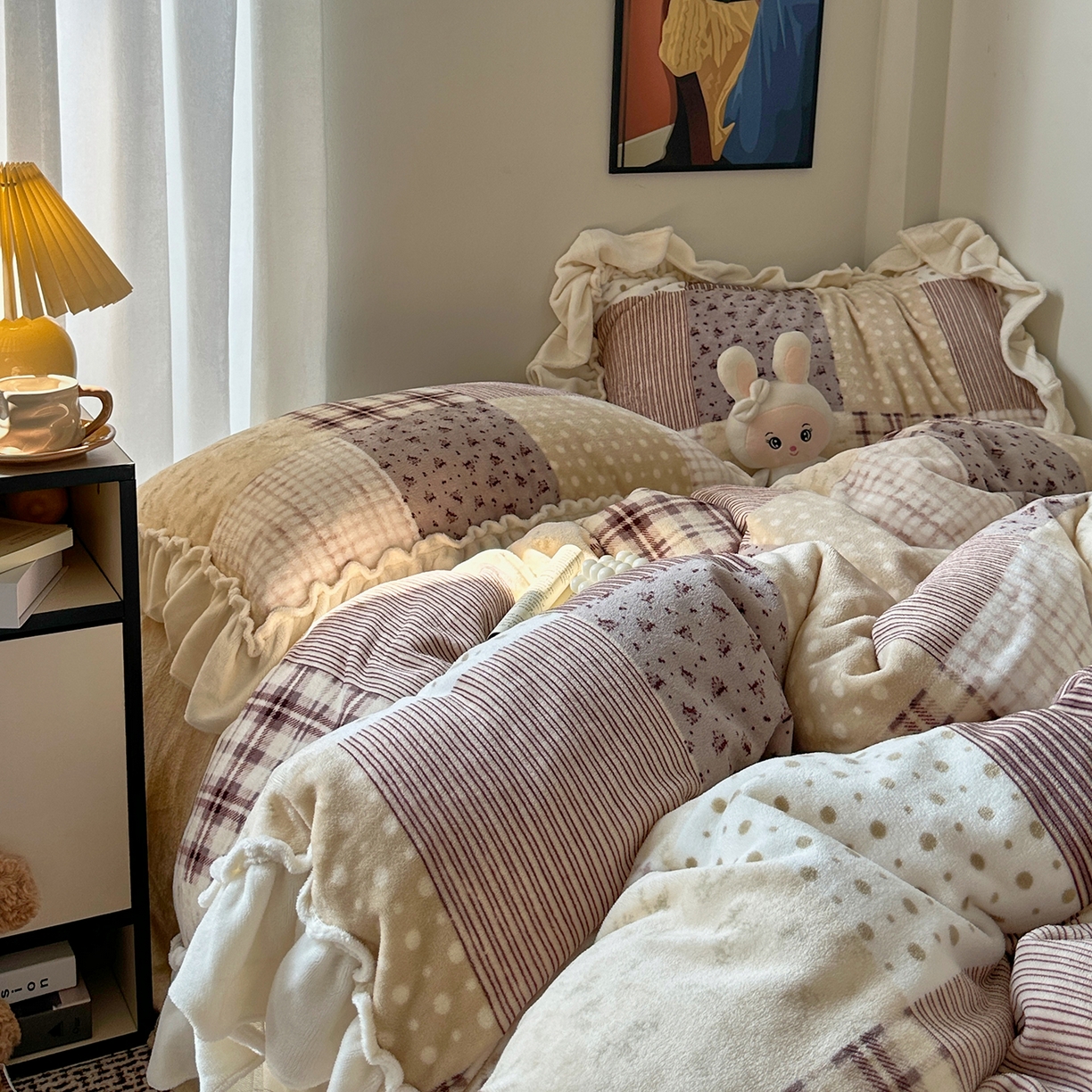 91家纺网 家纺一手货源 找家纺 艾咪-Amy ntmy 2025新款博主风花边款牛奶绒四件套-花栖礼 花栖礼-紫