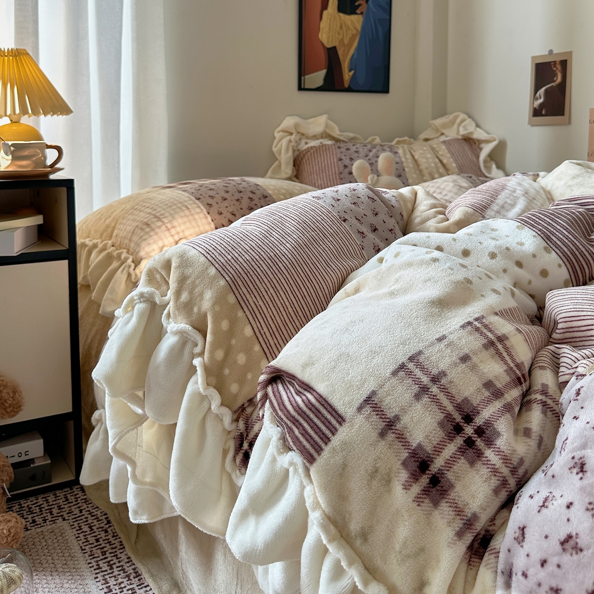 91家纺网 家纺一手货源 找家纺 艾咪-Amy ntmy 2025新款博主风花边款牛奶绒四件套-花栖礼 花栖礼-紫