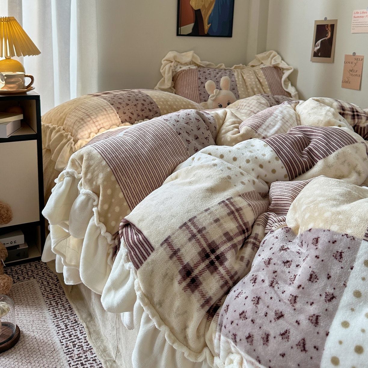 91家纺网 家纺一手货源 找家纺 艾咪-Amy ntmy 2025新款博主风花边款牛奶绒四件套-花栖礼 花栖礼-紫