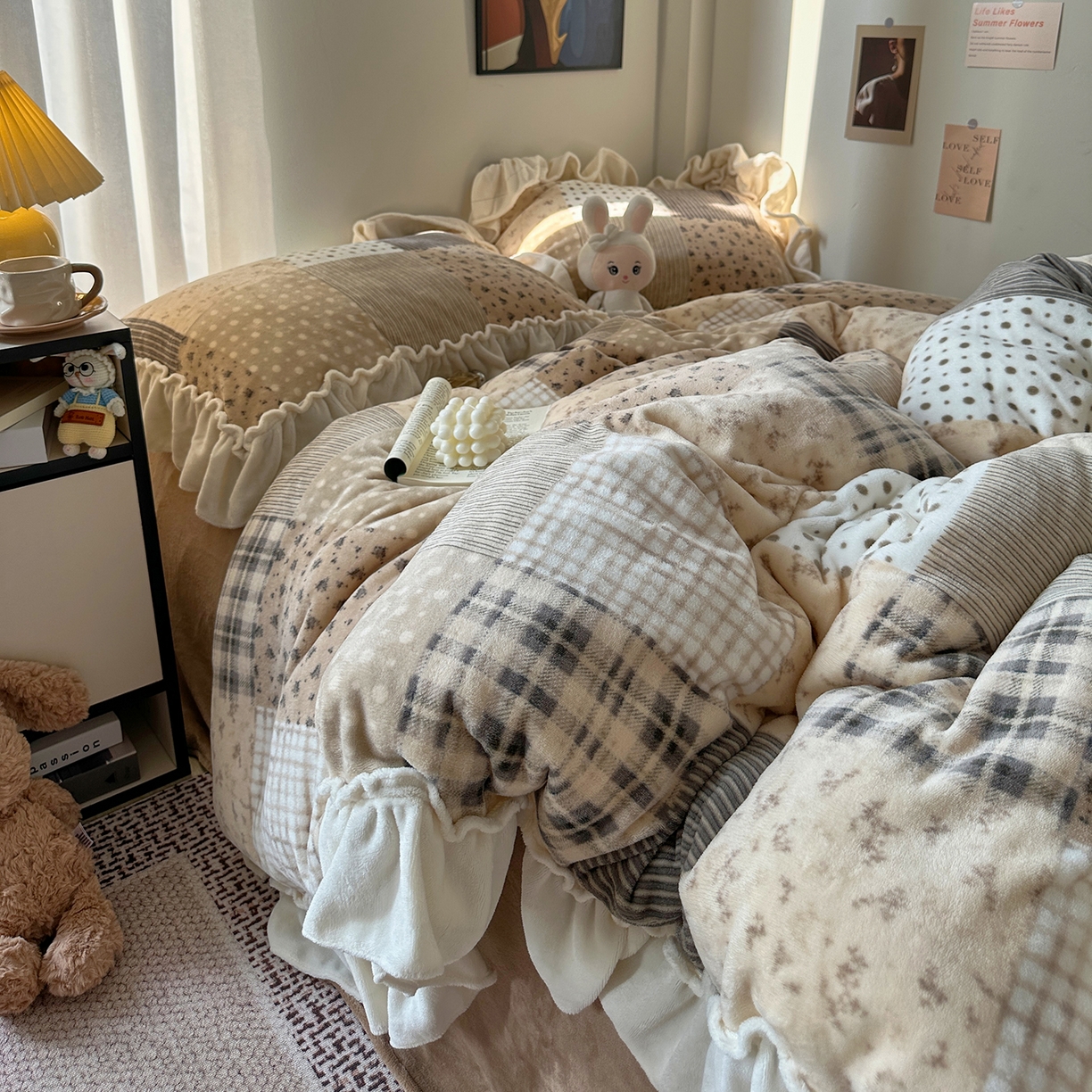 艾咪-Amy ntmy 2025新款博主风花边款牛奶绒四件套-花栖礼 花栖礼-咖