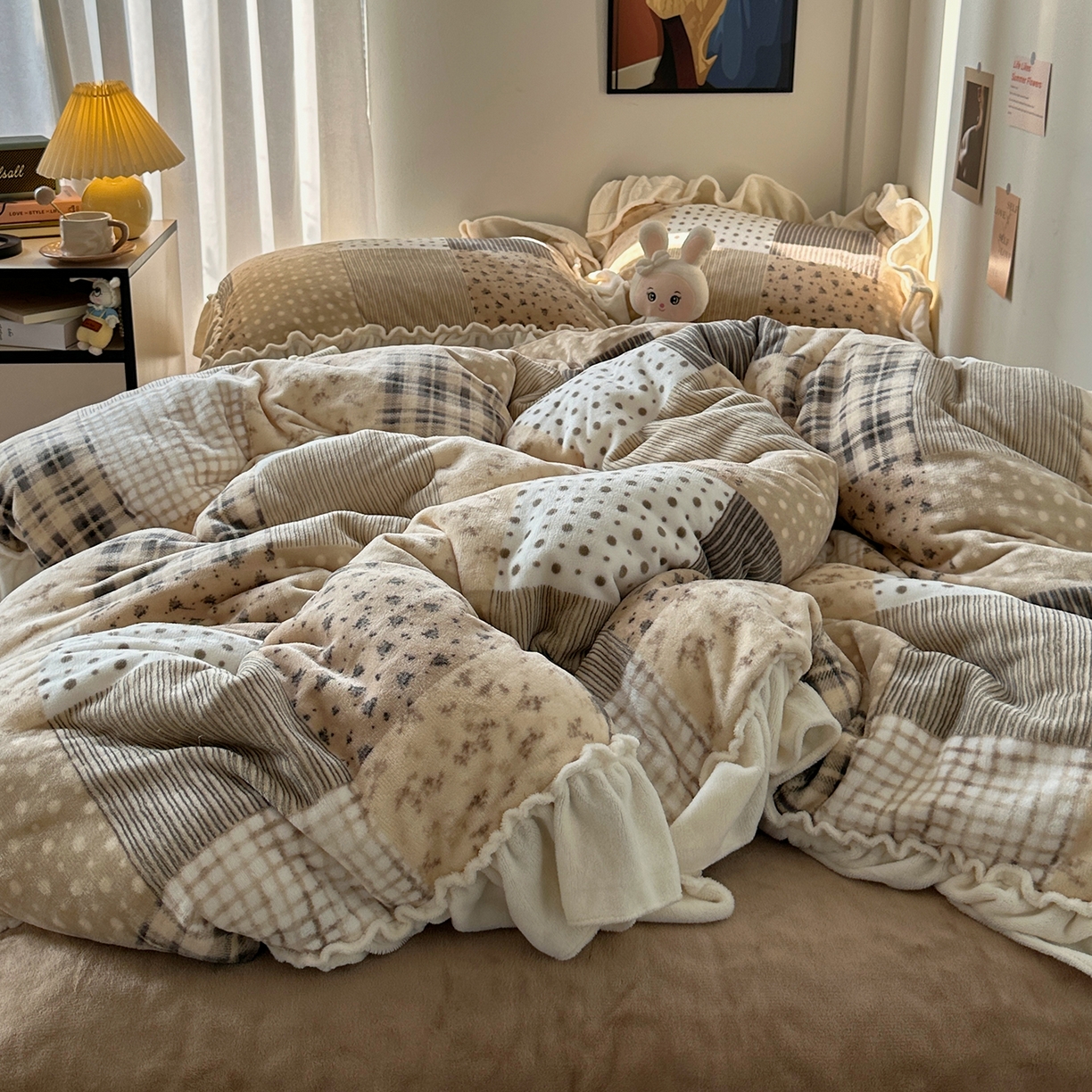 91家纺网 家纺一手货源 找家纺 （总）艾咪-Amy ntmy 2025新款博主风花边款牛奶绒四件套-花栖礼