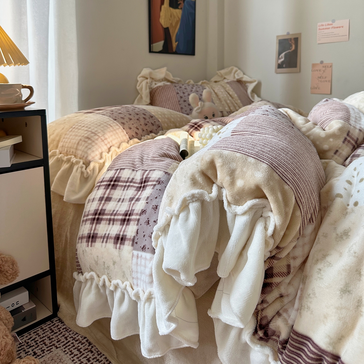 91家纺网 家纺一手货源 找家纺 艾咪-Amy ntmy 2025新款博主风花边款牛奶绒四件套-花栖礼 花栖礼-紫