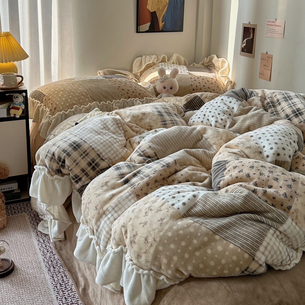 91家纺网 家纺一手货源 找家纺 （总）艾咪-Amy ntmy 2025新款博主风花边款牛奶绒四件套-花栖礼