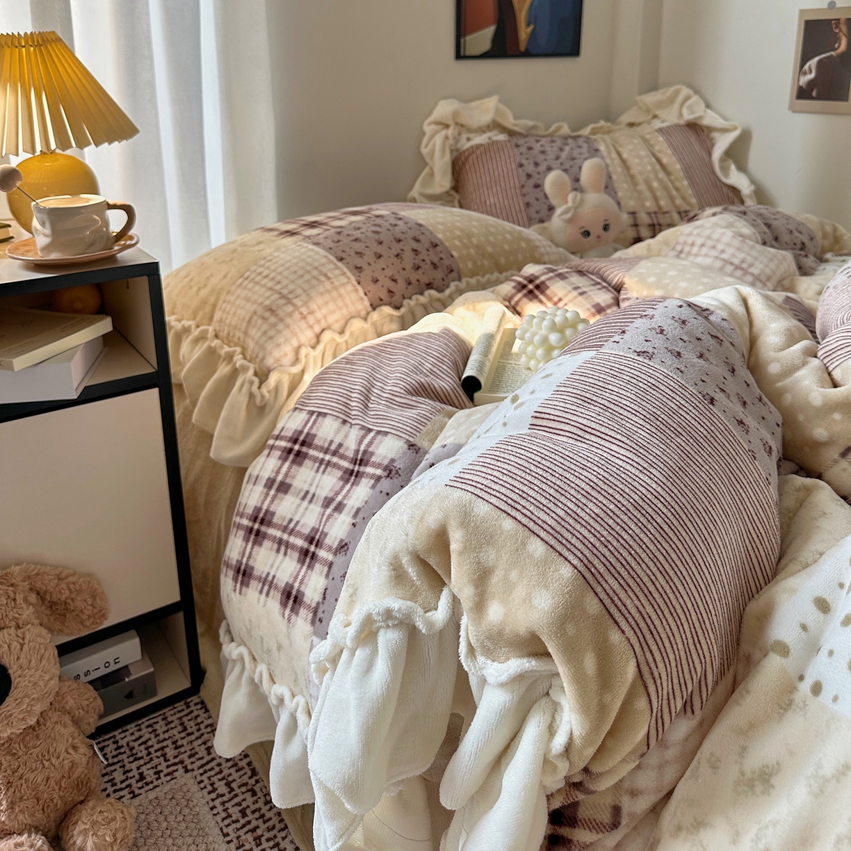 91家纺网 家纺一手货源 找家纺 艾咪-Amy ntmy 2025新款博主风花边款牛奶绒四件套-花栖礼 花栖礼-紫