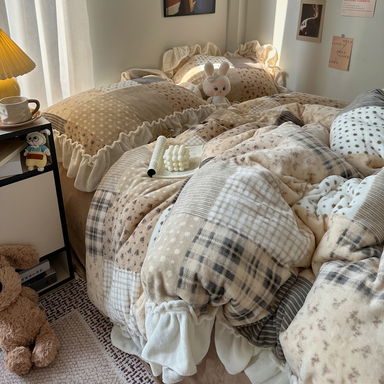 91家纺网 家纺一手货源 找家纺 （总）艾咪-Amy ntmy 2025新款博主风花边款牛奶绒四件套-花栖礼