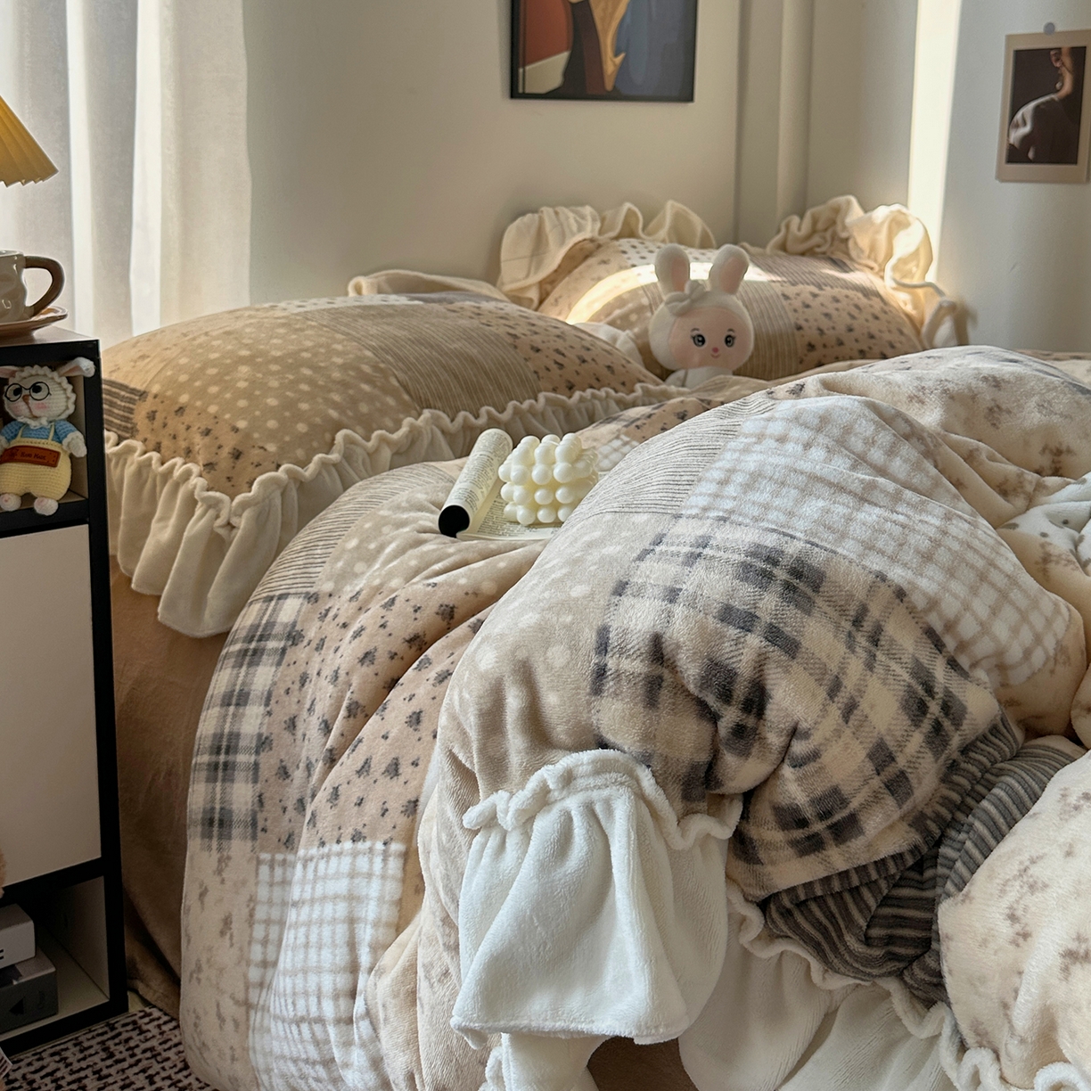 91家纺网 家纺一手货源 找家纺 （总）艾咪-Amy ntmy 2025新款博主风花边款牛奶绒四件套-花栖礼