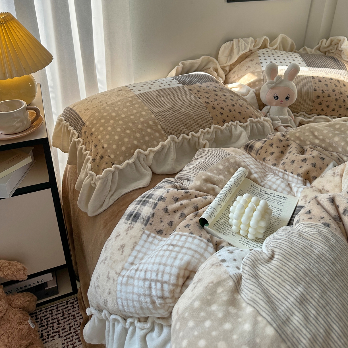 91家纺网 家纺一手货源 找家纺 （总）艾咪-Amy ntmy 2025新款博主风花边款牛奶绒四件套-花栖礼