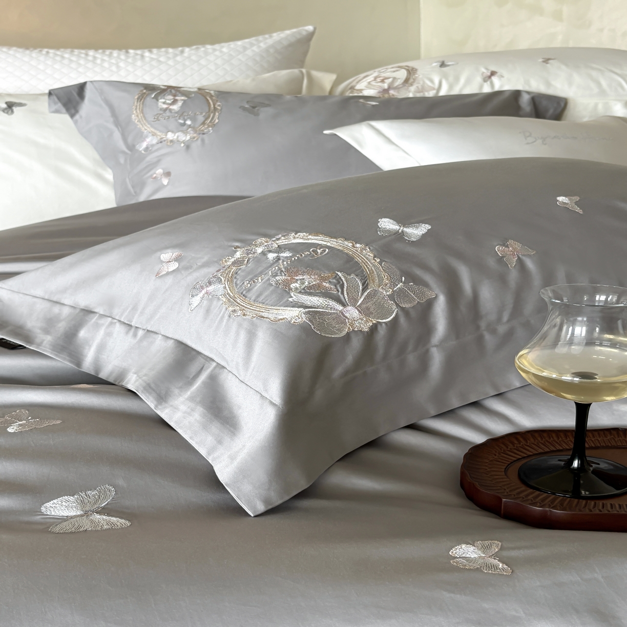 91家纺网 家纺一手货源 找家纺 馨蕊家居 2025新款四件套-花棠新 棉花棠-高级灰