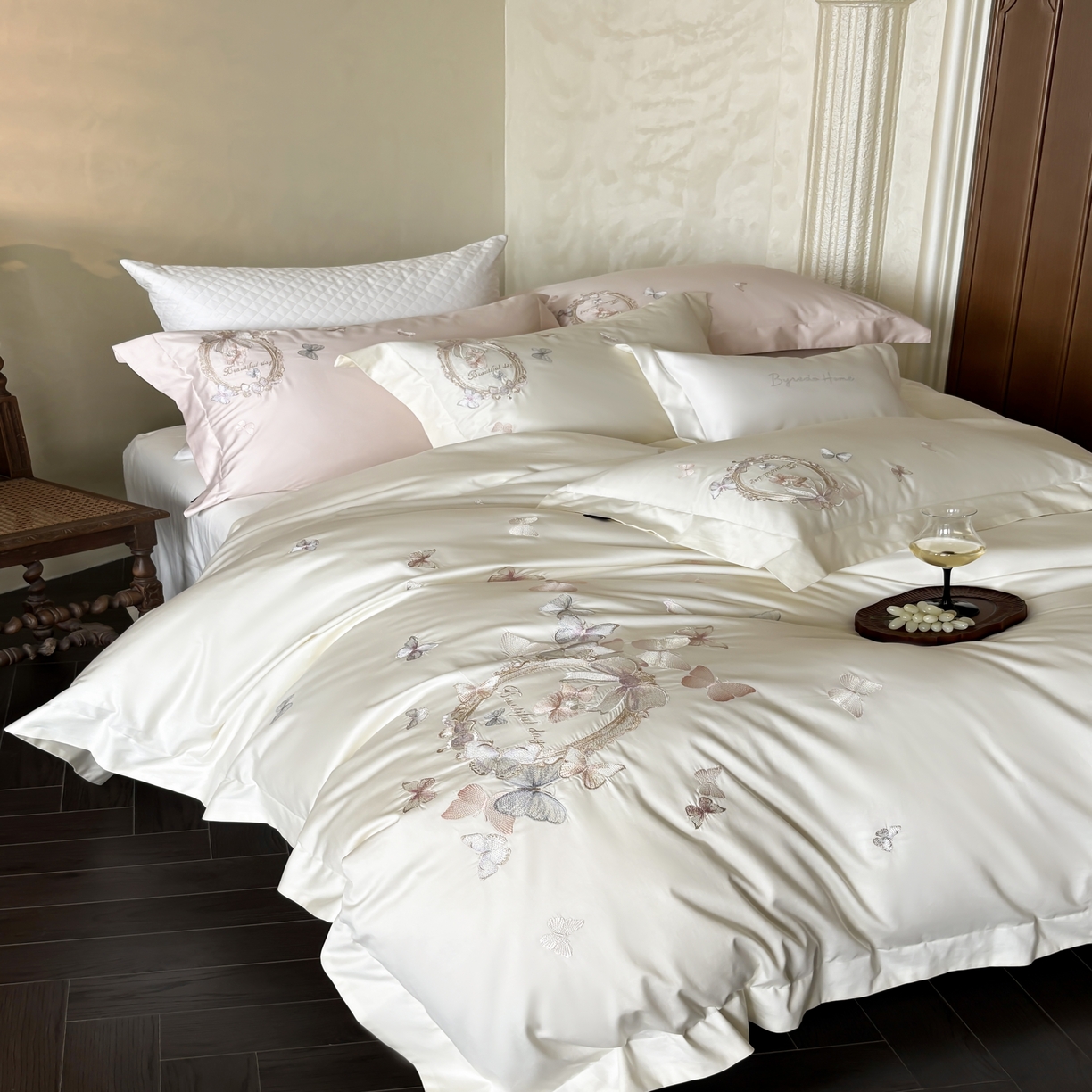 91家纺网 家纺一手货源 找家纺 馨蕊家居 2025新款四件套-花棠新 棉花棠-月光白