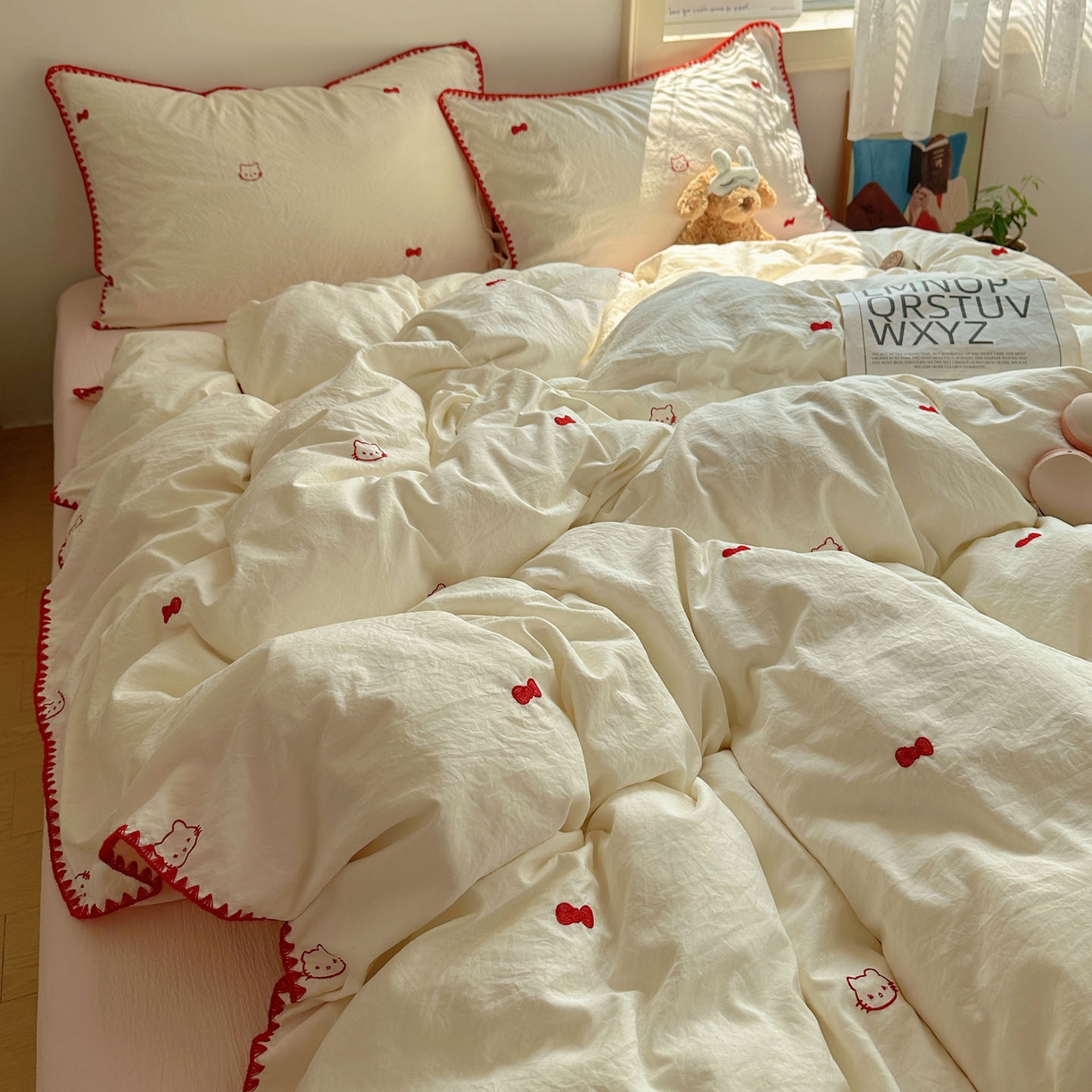 91家纺网 家纺一手货源 找家纺 顾里家纺 2025新款ins韩风刺绣云朵棉四件套 贝拉猫咪