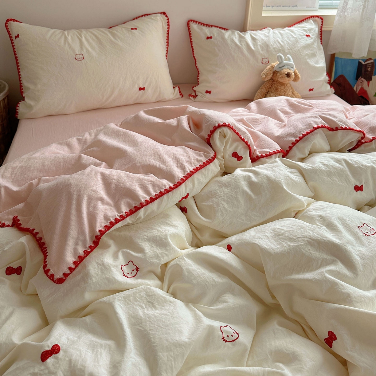 91家纺网 家纺一手货源 找家纺 顾里家纺 2025新款ins韩风刺绣云朵棉四件套 贝拉猫咪