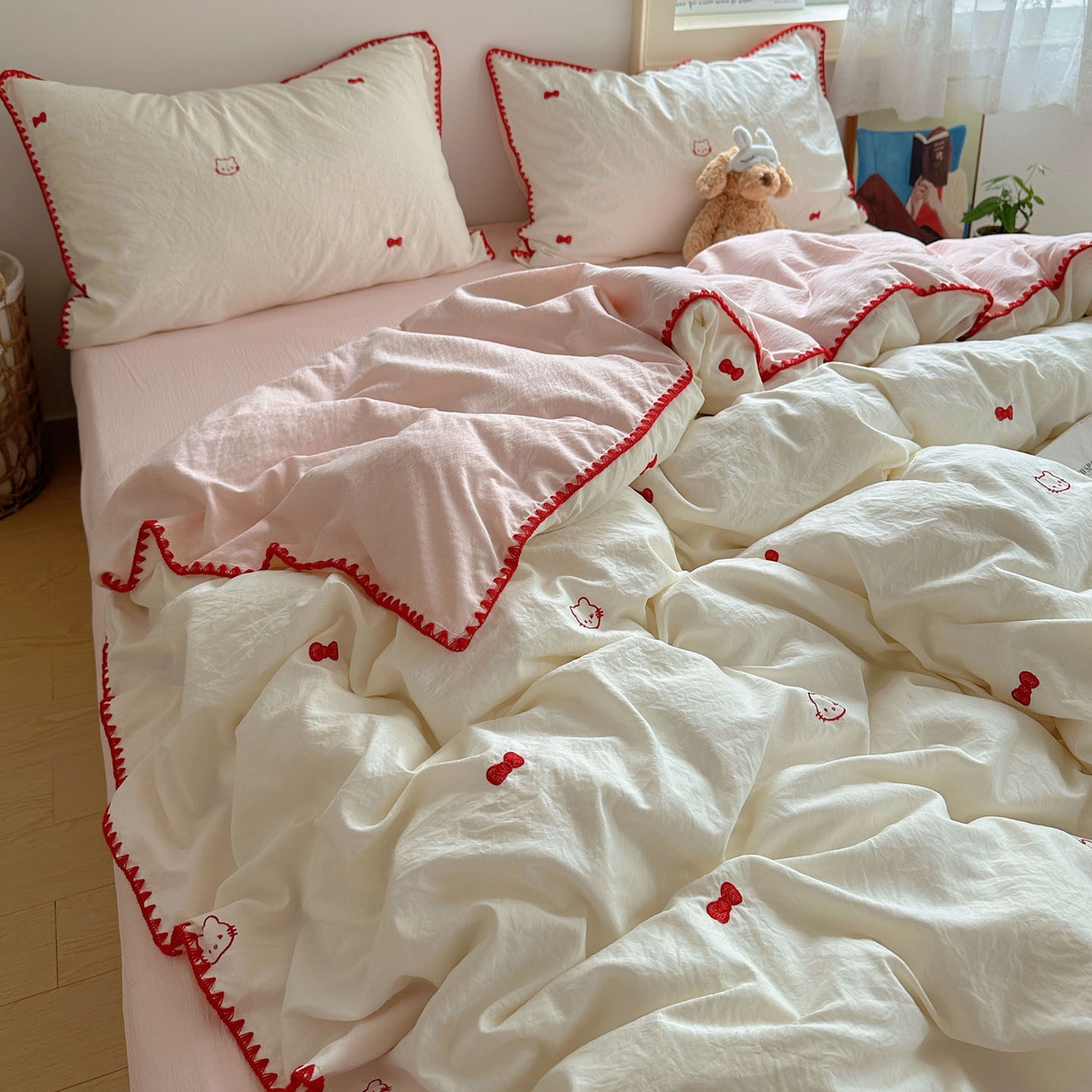 91家纺网 家纺一手货源 找家纺 顾里家纺 2025新款ins韩风刺绣云朵棉四件套 贝拉猫咪