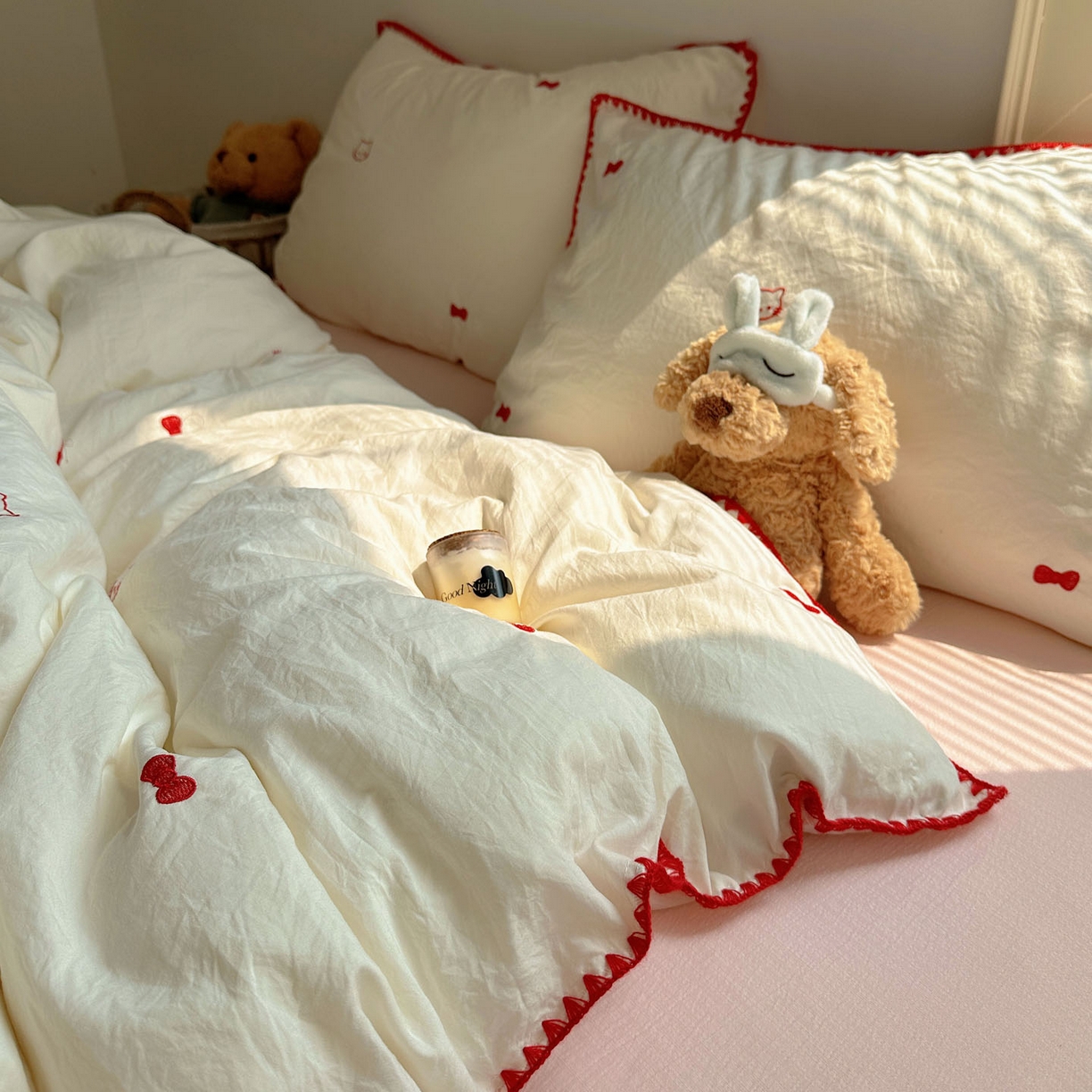 91家纺网 家纺一手货源 找家纺 顾里家纺 2025新款ins韩风刺绣云朵棉四件套 贝拉猫咪