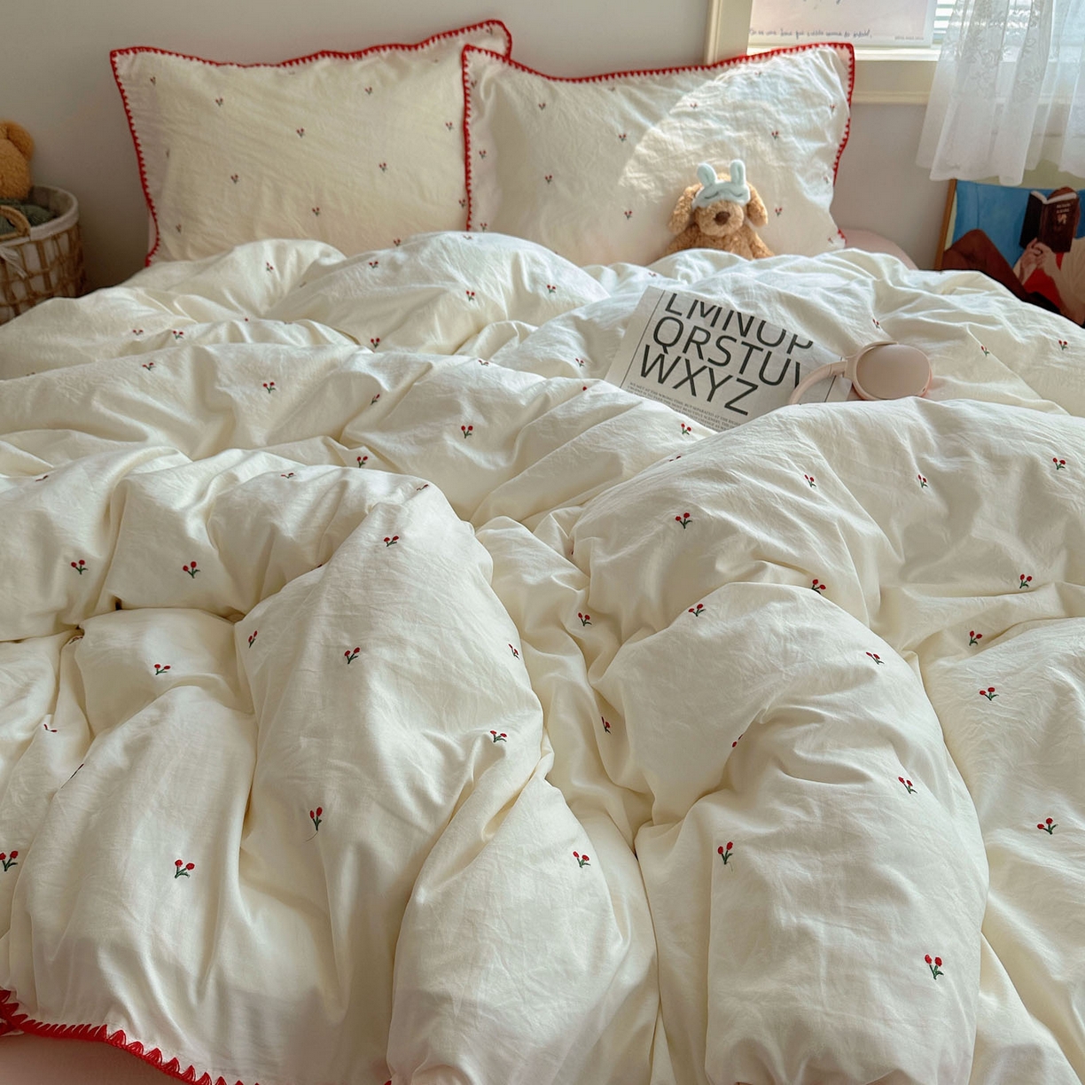 91家纺网 家纺一手货源 找家纺 顾里家纺 2025新款ins韩风刺绣云朵棉四件套 小樱桃