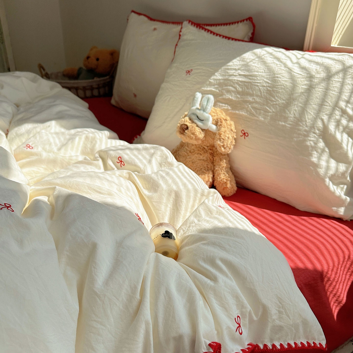 91家纺网 家纺一手货源 找家纺 顾里家纺 2025新款ins韩风刺绣云朵棉四件套 港风梦境