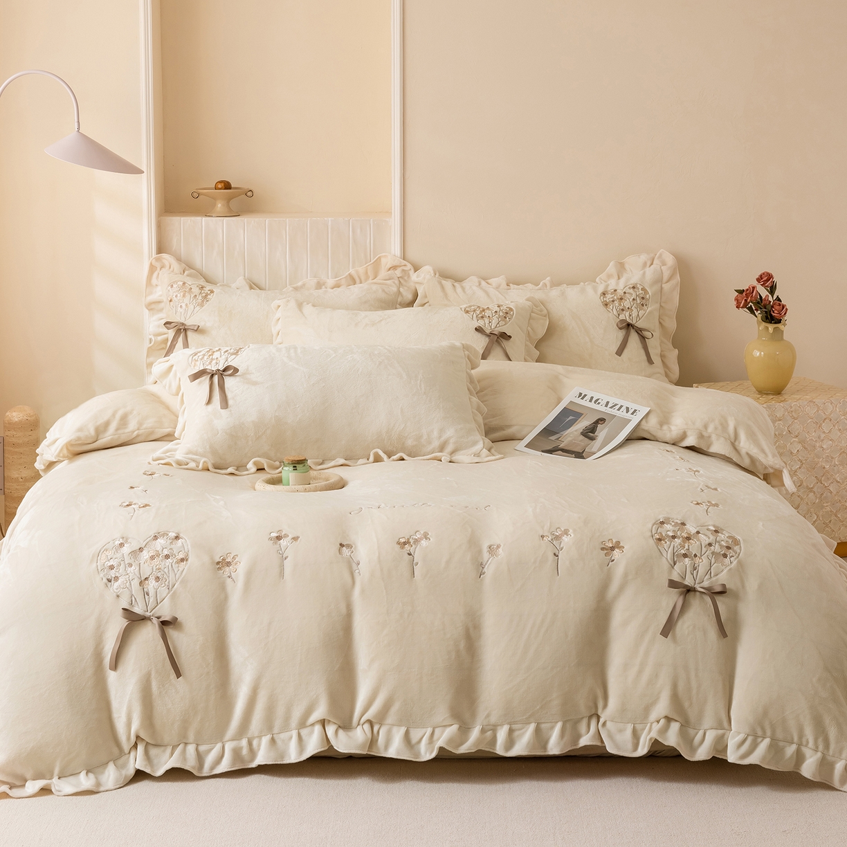 91家纺网 家纺一手货源 找家纺 （总）卡初家居（原微来） 2025新款A类秋冬亲肤牛奶绒刺绣款四件套-谧语系列（提供买家秀）