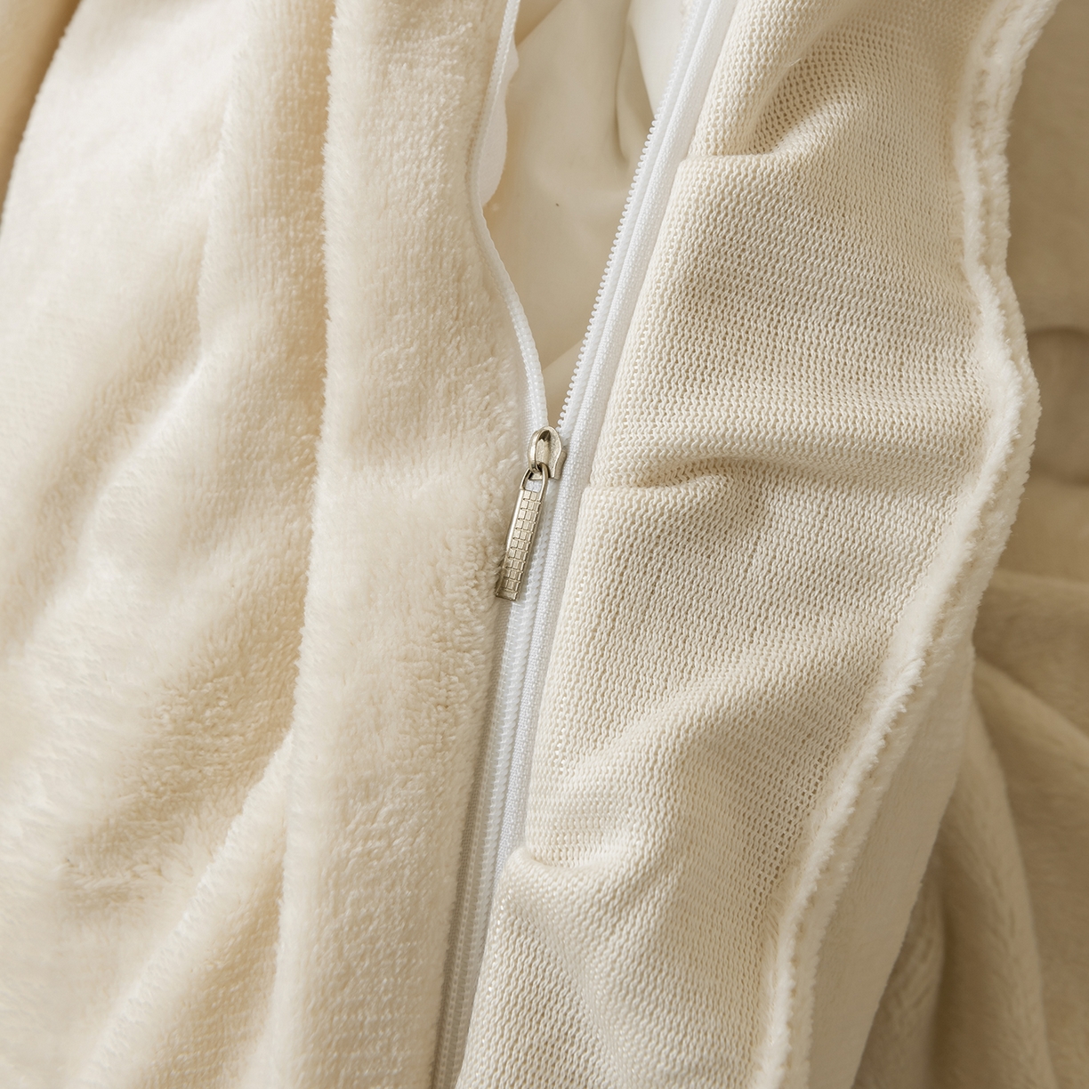 91家纺网 家纺一手货源 找家纺 （总）卡初家居（原微来） 2025新款A类秋冬亲肤牛奶绒刺绣款四件套-谧语系列（提供买家秀）