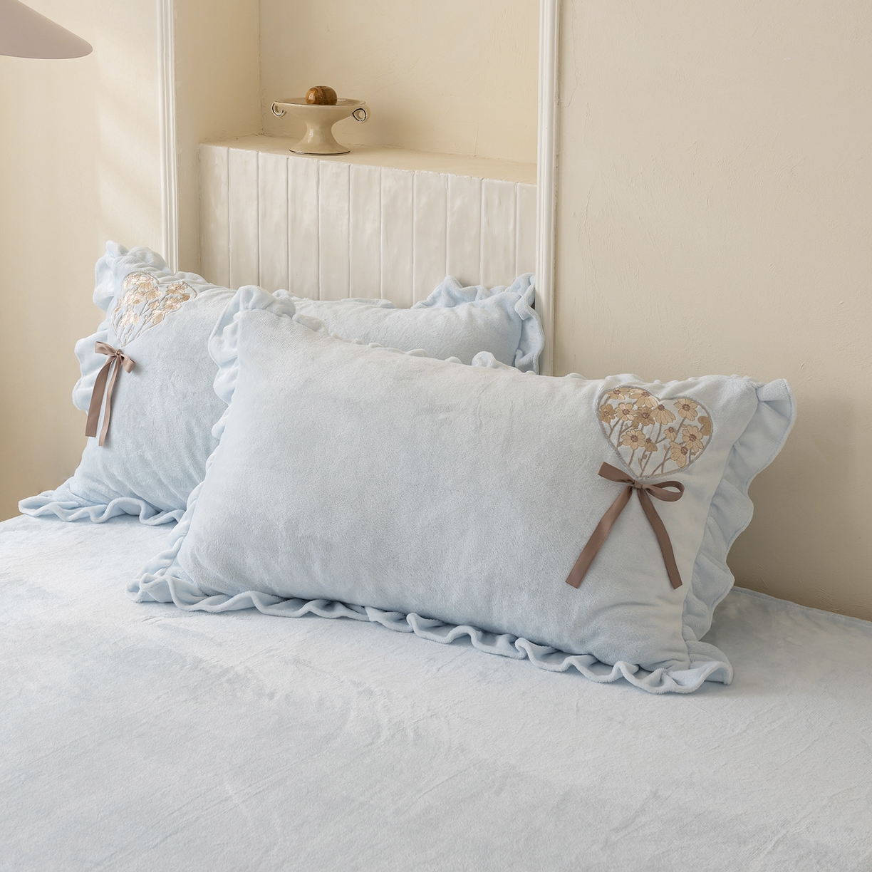 91家纺网 家纺一手货源 找家纺 卡初家居（原微来） 2025新款A类秋冬亲肤牛奶绒刺绣款四件套-谧语系列（提供买家秀） 谧语-繁星蓝