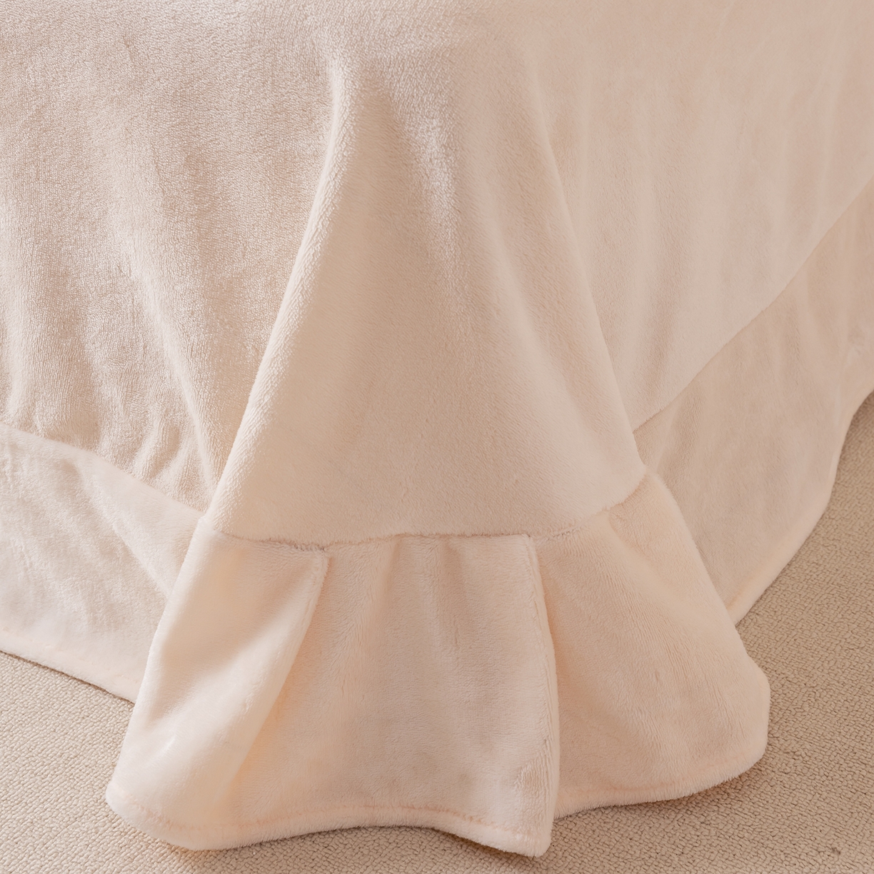 91家纺网 家纺一手货源 找家纺 卡初家居（原微来） 2025新款A类秋冬亲肤牛奶绒刺绣款四件套-谧语系列（提供买家秀） 谧语-浅玉色