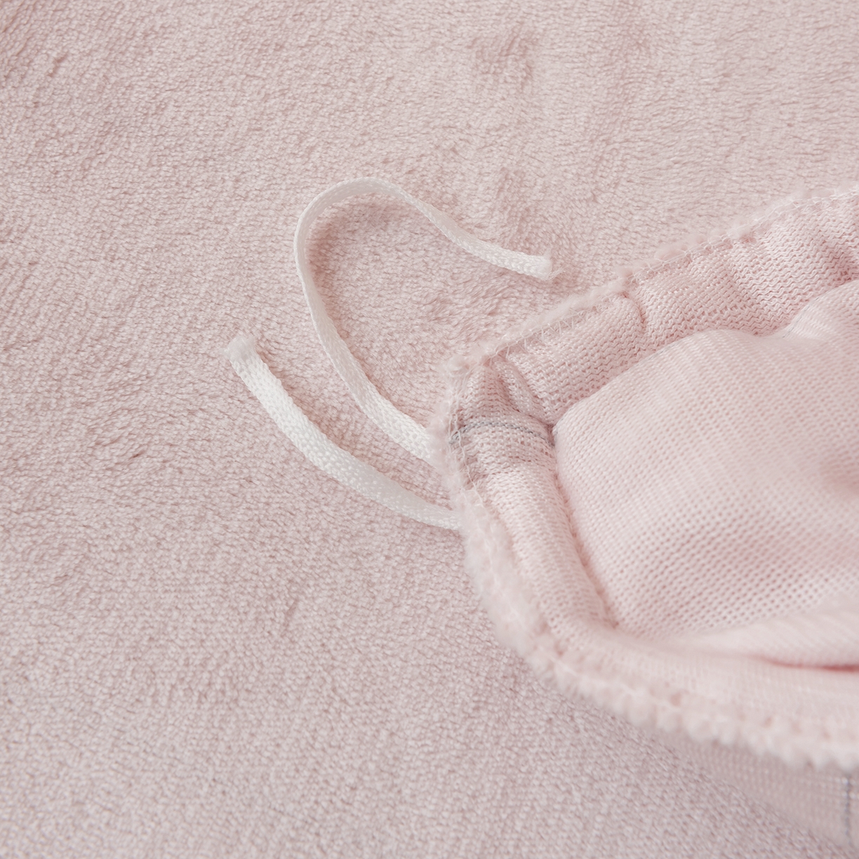 91家纺网 家纺一手货源 找家纺 卡初家居（原微来） 2025新款A类秋冬亲肤牛奶绒刺绣款四件套-谧语系列（提供买家秀） 谧语-轻奢粉