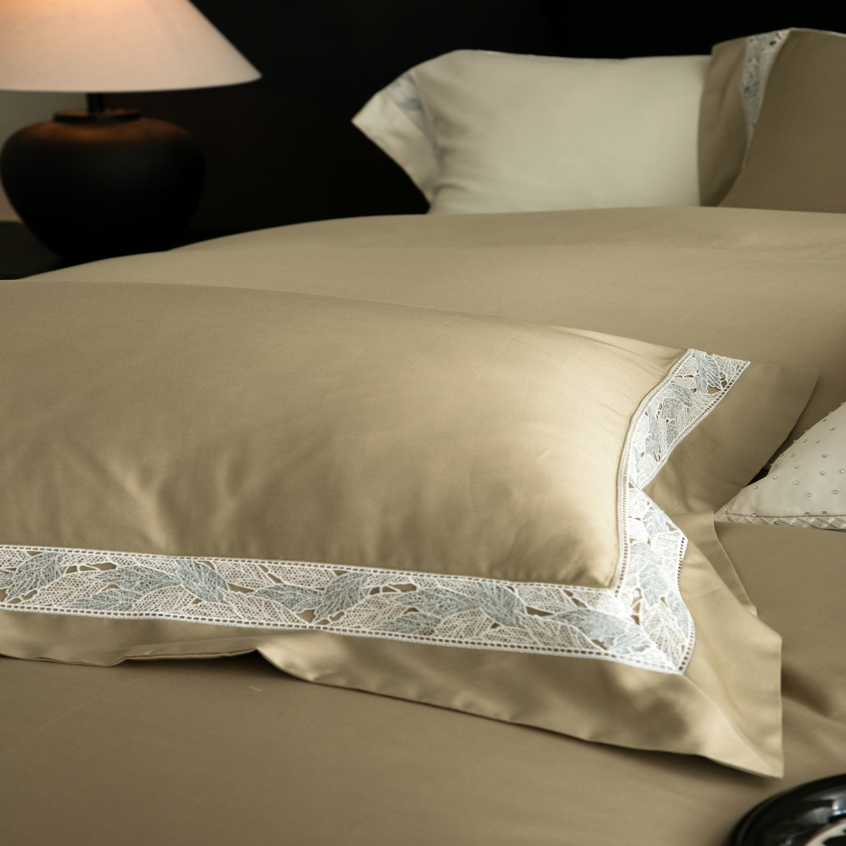 91家纺网 家纺一手货源 找家纺 馨蕊家居 2025秋冬新品100支高定系列-棉森蔓（会员-20）（礼盒塑封包装） 券后控价：368/388 棉森蔓-灰湖绿