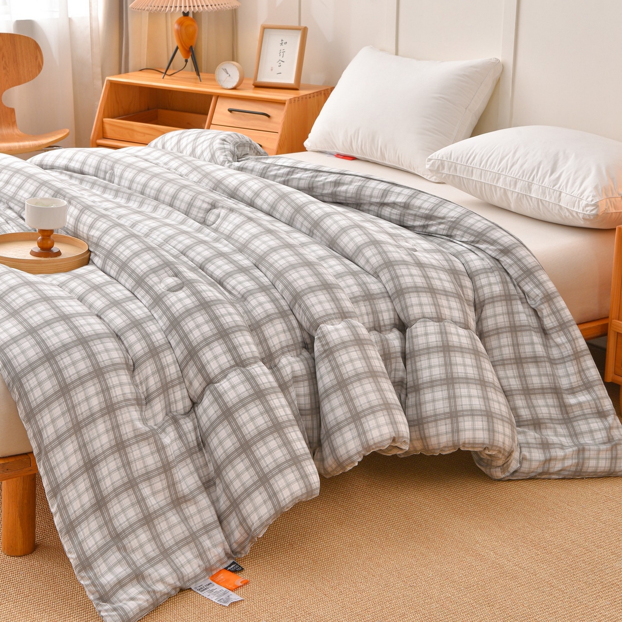 91家纺网 家纺一手货源 找家纺 苏迪网销供货 2025新款被子无印风格冬被水洗棉格子春秋被褥子 无印格～灰