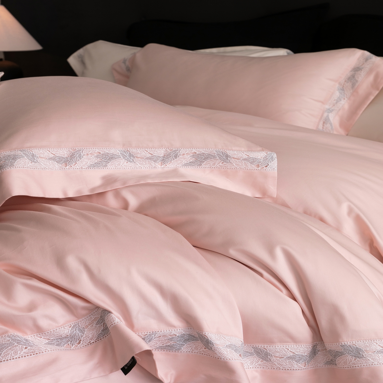 91家纺网 家纺一手货源 找家纺 馨蕊家居 2025秋冬新品100支高定系列-棉森蔓（会员-20）（礼盒塑封包装） 券后控价：368/388 棉森蔓-蔷薇粉