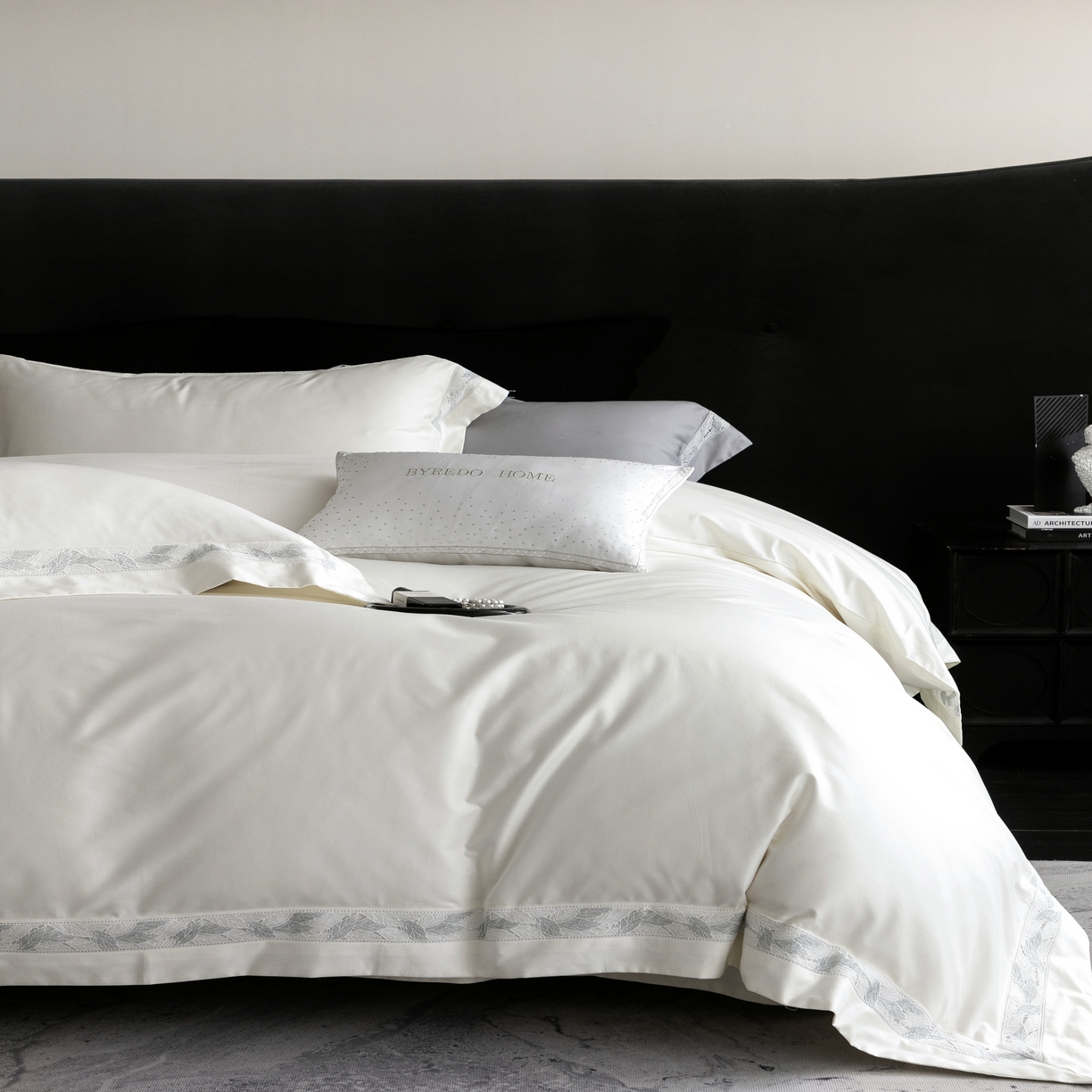 馨蕊家居 2025秋冬新品100支高定系列-棉森蔓（会员-20）（礼盒塑封包装） 券后控价：368/388 棉森蔓-月光白