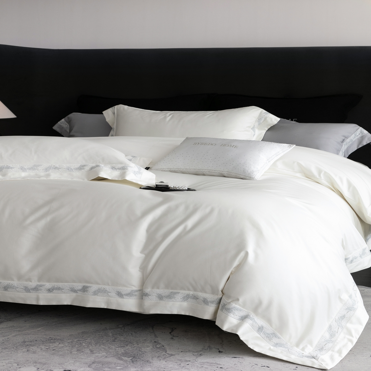 91家纺网 家纺一手货源 找家纺 馨蕊家居 2025秋冬新品100支高定系列-棉森蔓（会员-20）（礼盒塑封包装） 券后控价：368/388 棉森蔓-月光白