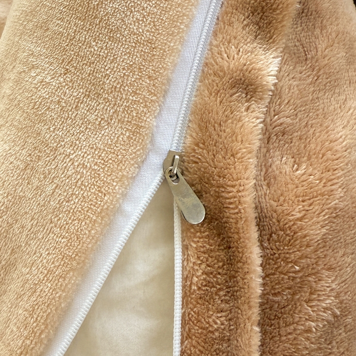 91家纺网 家纺一手货源 找家纺 梦恬佳 2025新款亲肤舒适牛奶绒刺绣四件套 杏+米咖