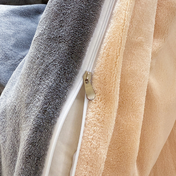 91家纺网 家纺一手货源 找家纺 梦恬佳 2025新款亲肤舒适牛奶绒刺绣四件套 高级灰+杏色