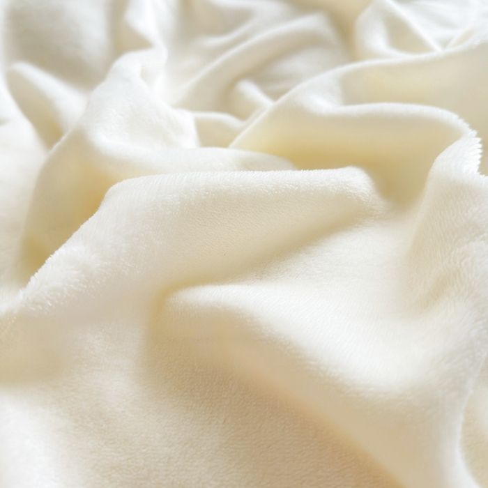 91家纺网 家纺一手货源 找家纺 梦恬佳 2025新款亲肤舒适牛奶绒刺绣四件套 奶白+新芽绿