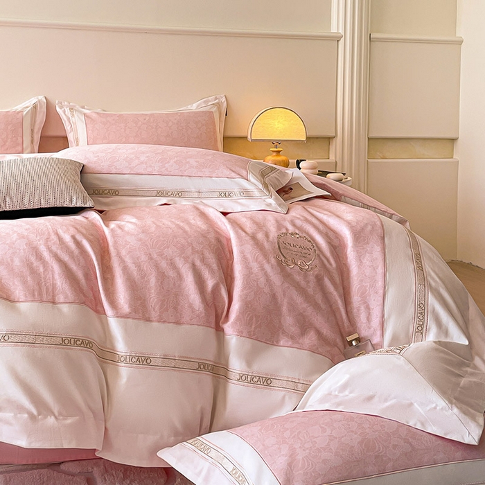 91家纺网 家纺一手货源 找家纺 2025年新款秋冬加厚A类全棉磨毛双面保暖四件套纯棉数码印花全工艺刺绣轻奢风床上用品 香颂粉